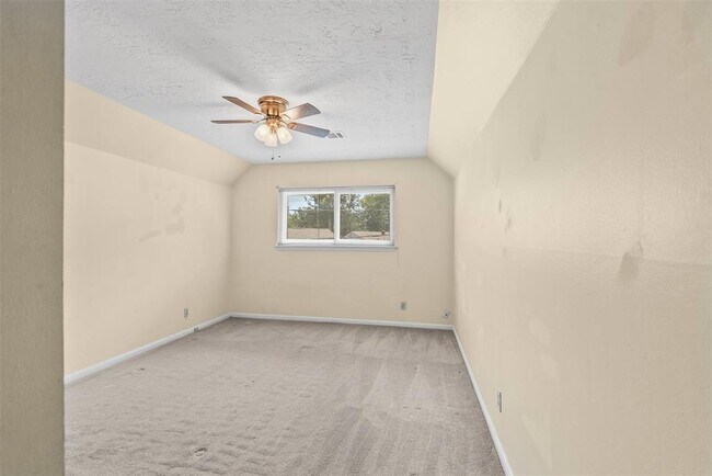 Building Photo - 3315 Crestdale Dr