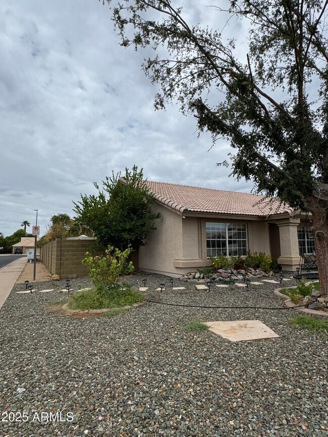 Building Photo - 820 N Owl Dr