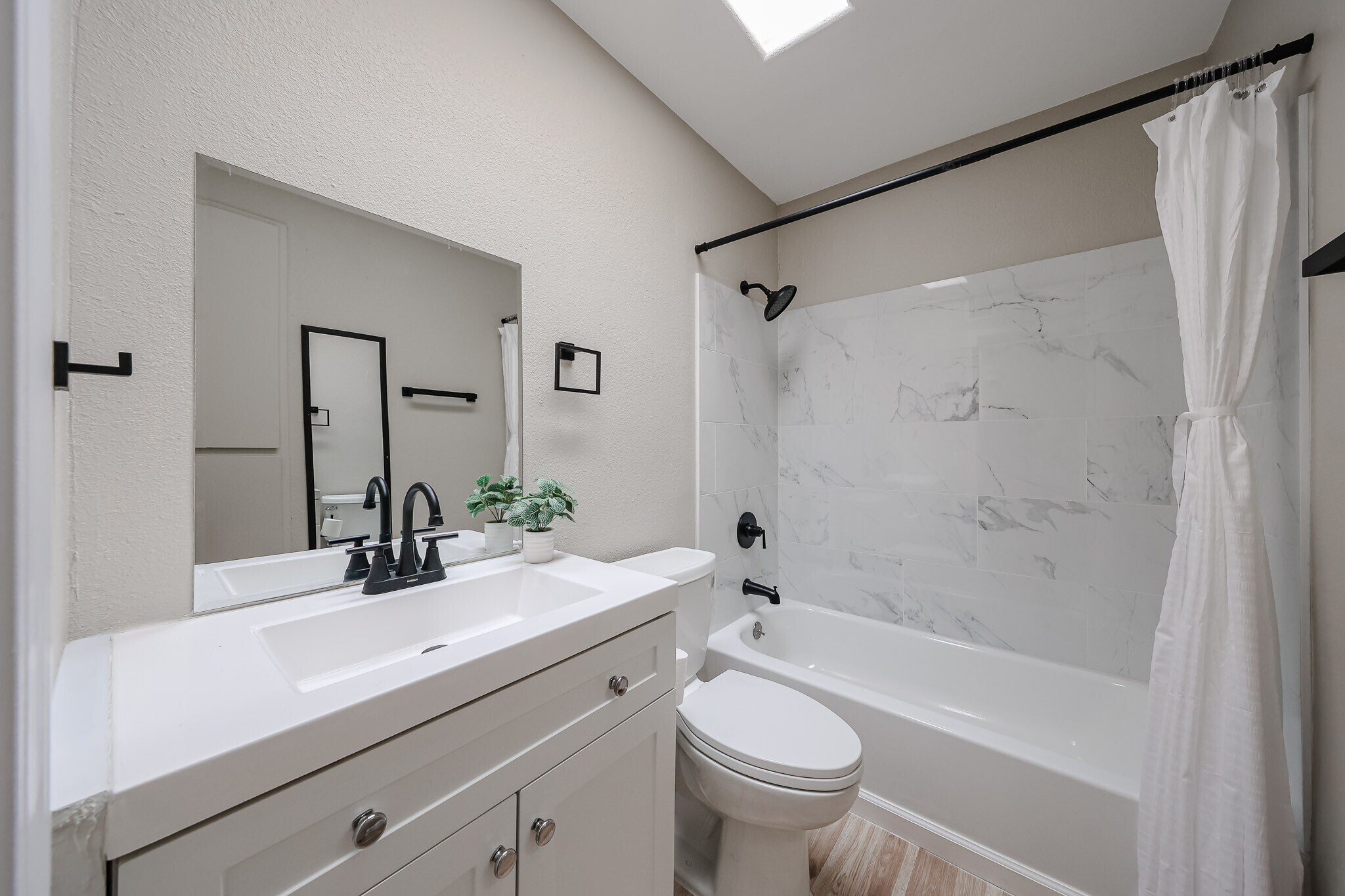 Building Photo - 6818 N 35th Ave
