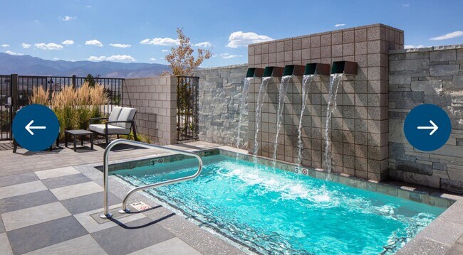 Building Photo - Luxury 55+ Executive Home- Fully Furnished