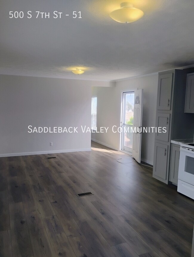 Building Photo - 500 S 7th St