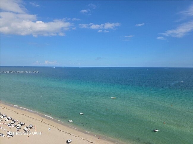 Building Photo - 3725 S Ocean Dr