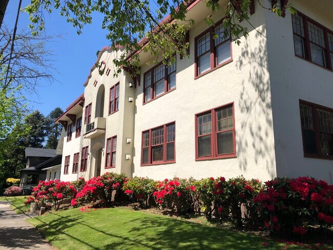 Building Photo - 1329 Northeast Hancock Street