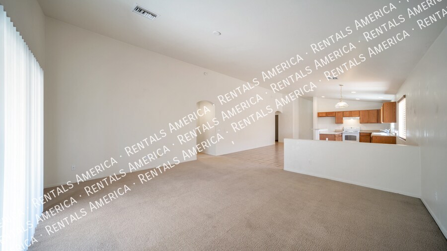 Building Photo - 3976 E Isaiah Dr