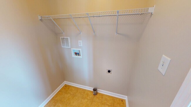 Building Photo - 4 Bedroom Gem Less Than 30 Minutes from Fort Bragg!