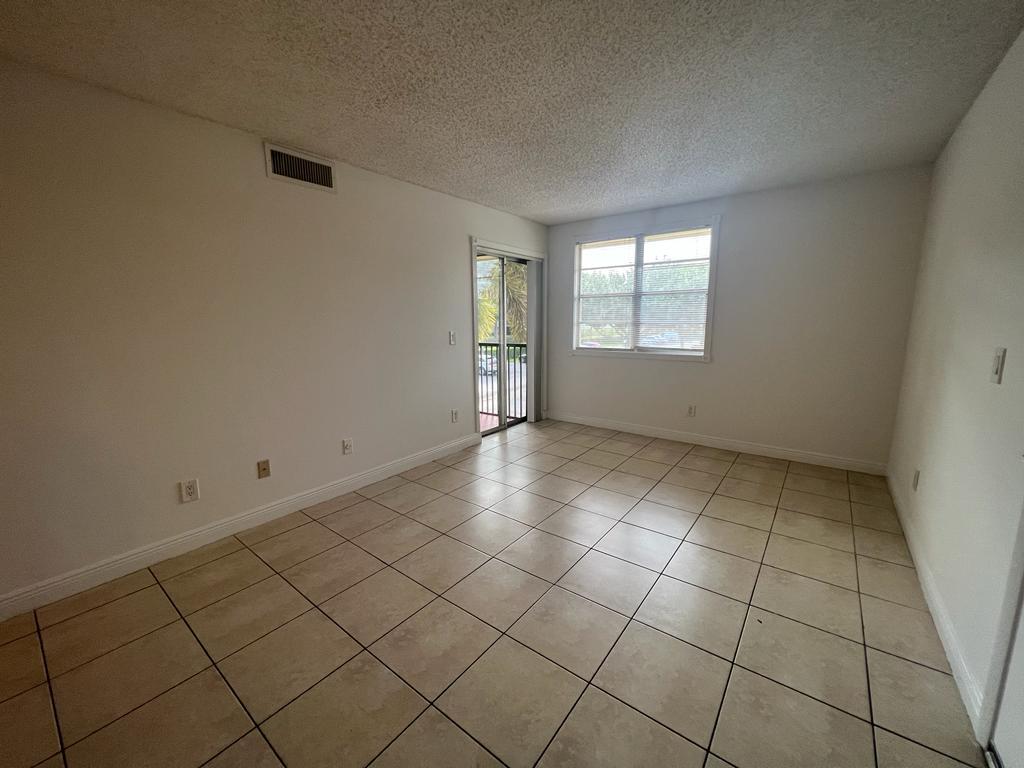 Building Photo - 1257 SW 46th Ave
