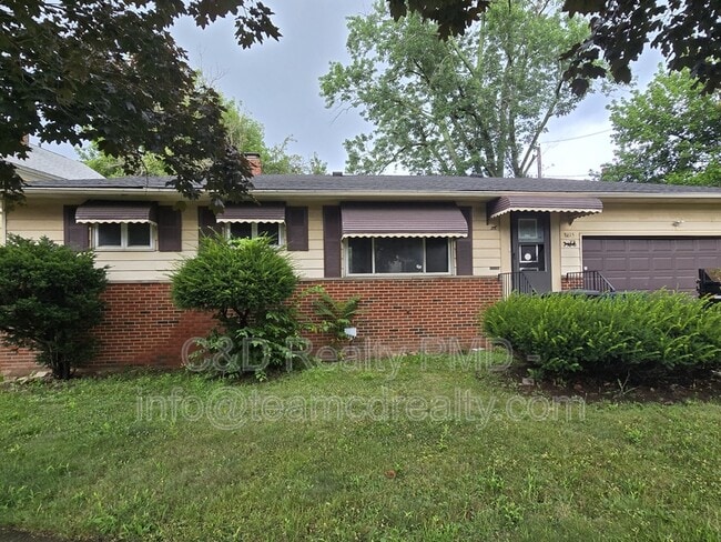 Building Photo - 8615 Macomb Ave