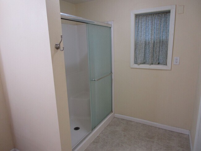 Building Photo - *PRICE IMPROVEMENT* Spacious 2 Story, 2 Bedroom, 2 Bath Home on Corner Lot in Ochoco West Subdivi...