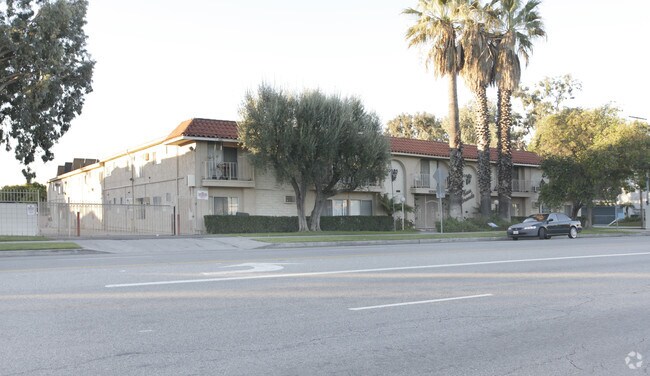 Building Photo - Casa Grande Apartments