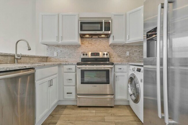 Building Photo - 1227 15th St NW