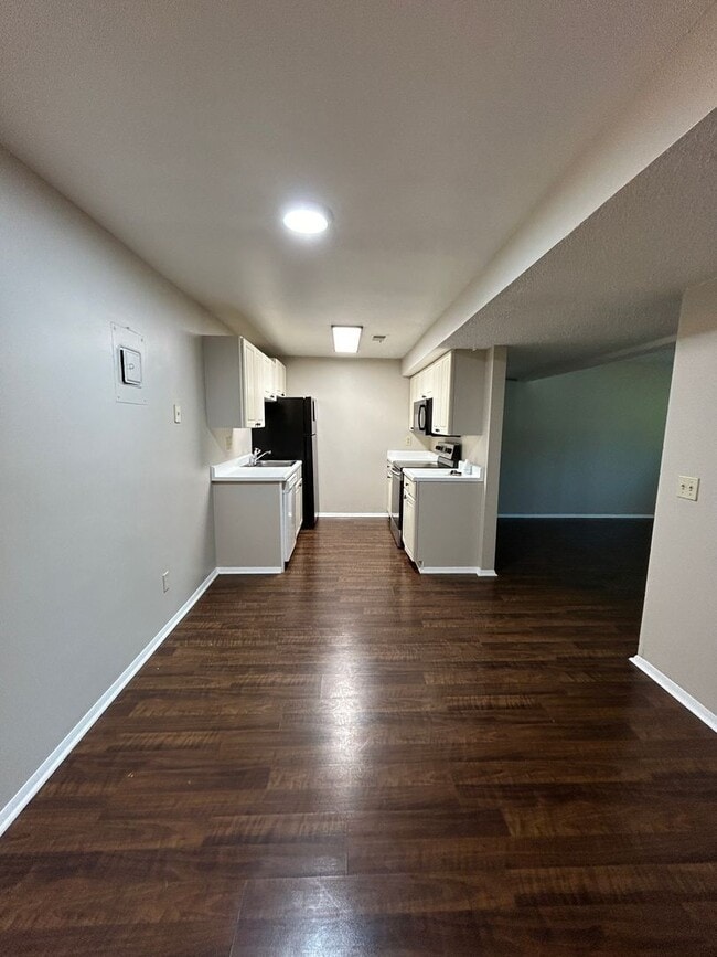 Building Photo - 1608 Cottonwood Dr