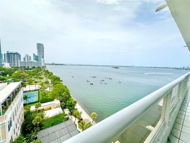 Building Photo - 1717 N Bayshore Dr
