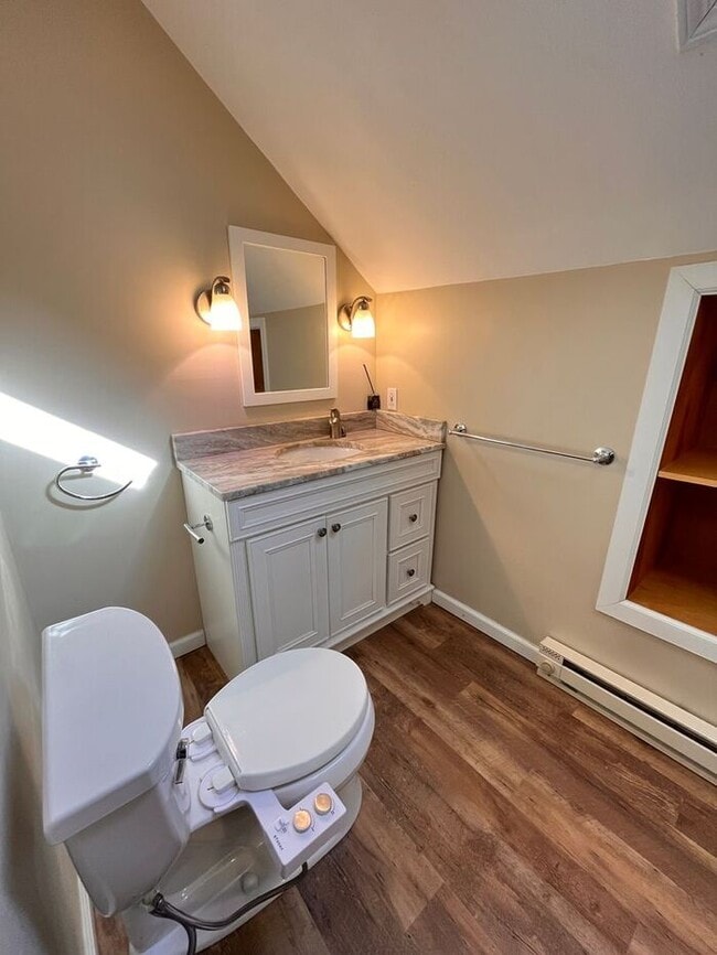 Building Photo - Charming 3-Bedroom Home in a Convenient an...