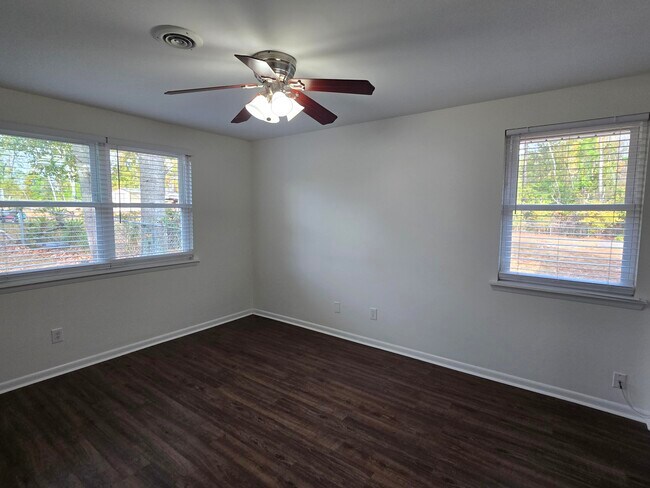 Building Photo - 3327 Cockatoo Rd