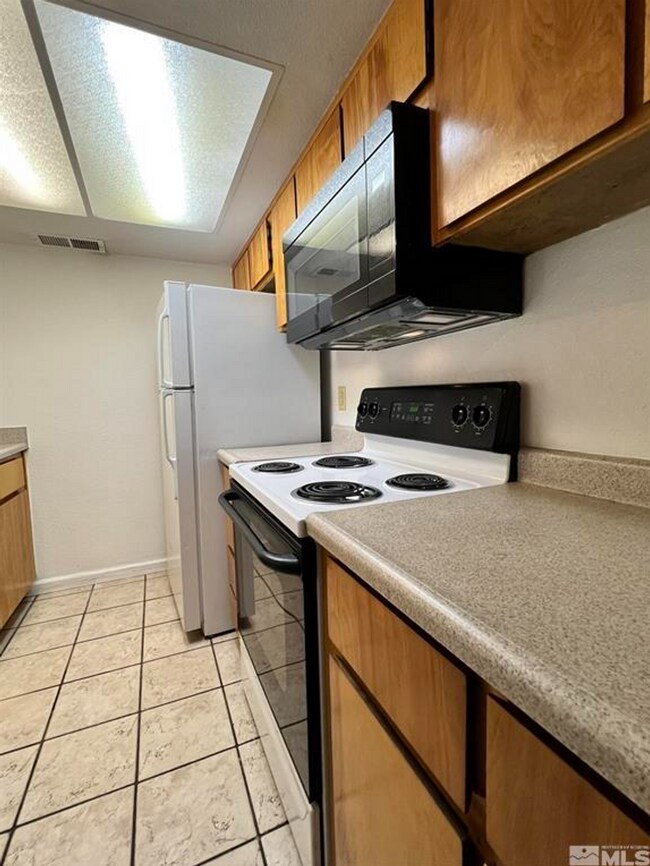 Building Photo - 1527 Steven Ct