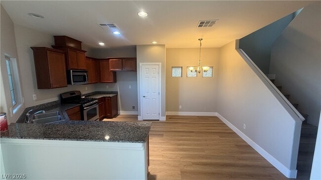 Building Photo - 9453 Alma Ridge Ave