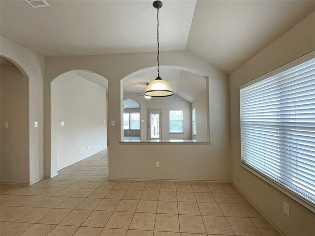 Building Photo - 524 Cameron Cove