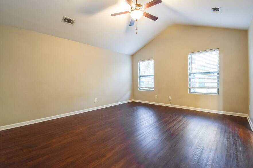 Building Photo - 116 Bethany Manor Dr