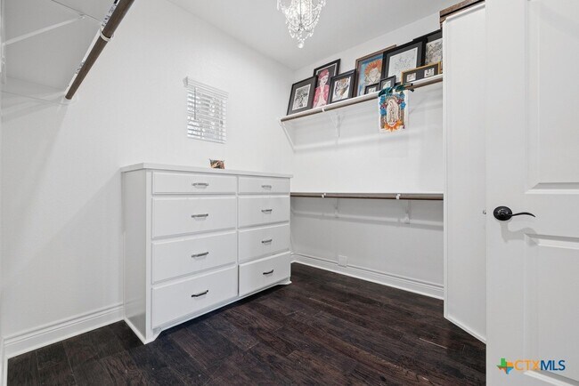 Building Photo - 1745 Alta Vista Loop