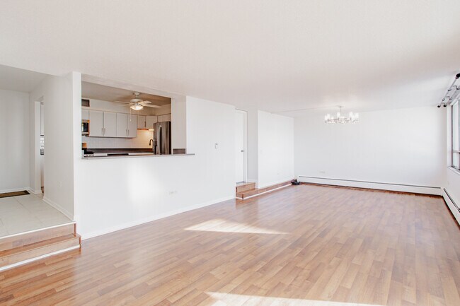 Building Photo - 8801 W Golf Rd