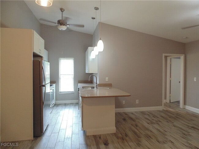 Building Photo - 5120 SW Courtyards Ct