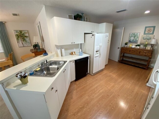 Building Photo - 1672 Duran Dr
