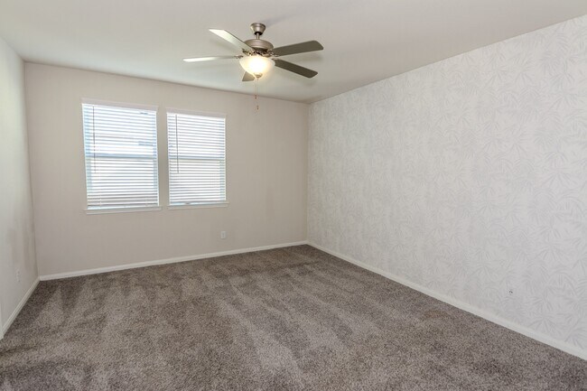 Building Photo - 4120 Split Ivy Dr