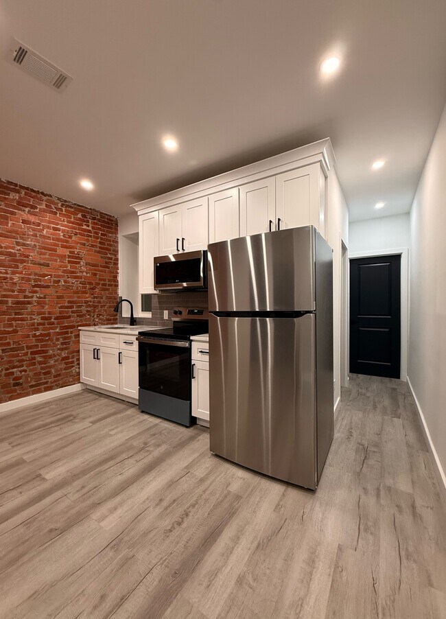 Primary Photo - 3340 Potter St