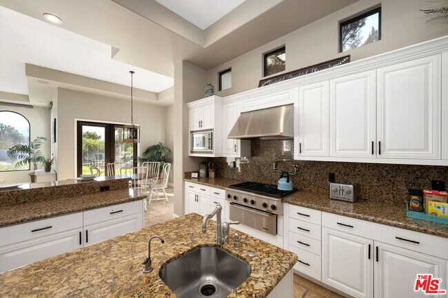 Building Photo - 50350 Vista Montana Rd