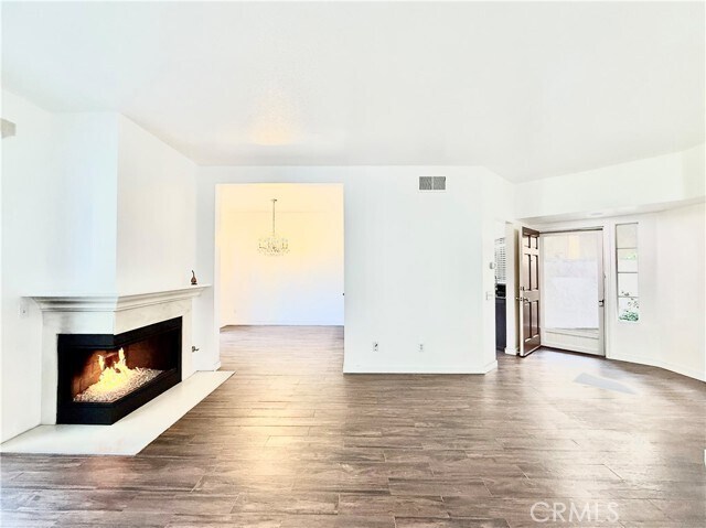 Building Photo - 196 Chandon