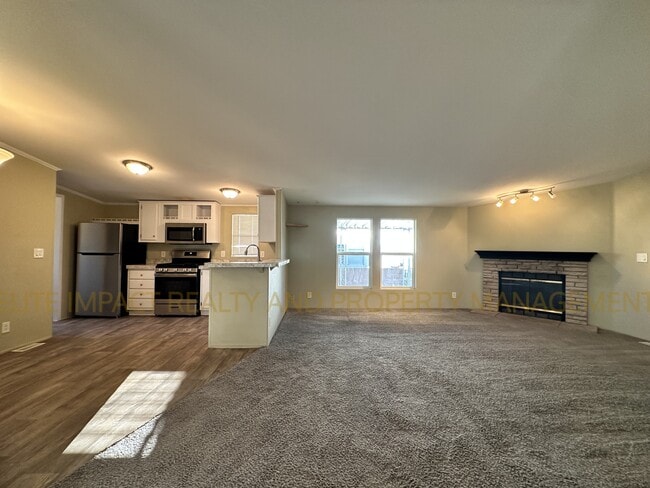 Building Photo - 1664 W Coralbrooke Dr
