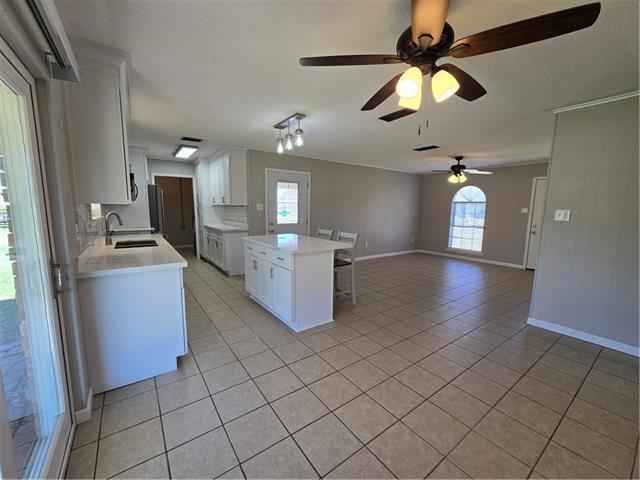 Building Photo - 121 Sunshine Dr