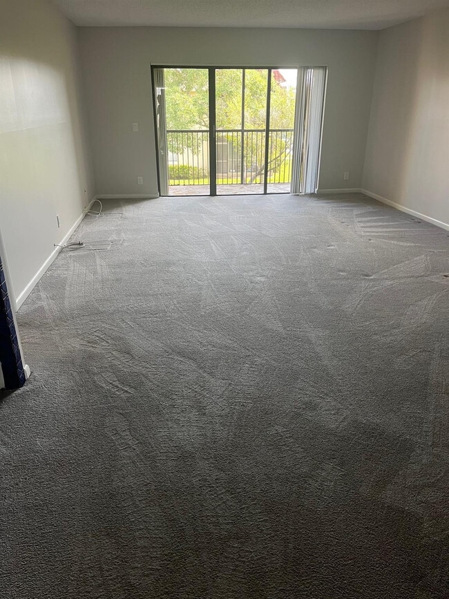 Building Photo - 16441 Blatt Blvd