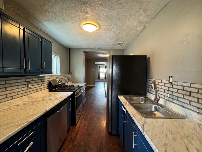 Building Photo - 3906 Tularosa Ave