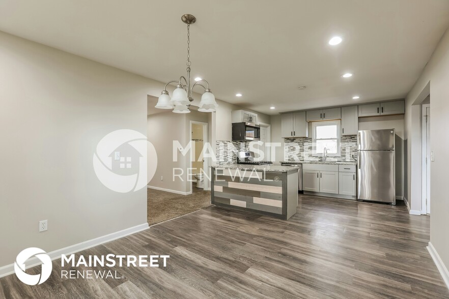 Building Photo - 4823 N Brighton Ave