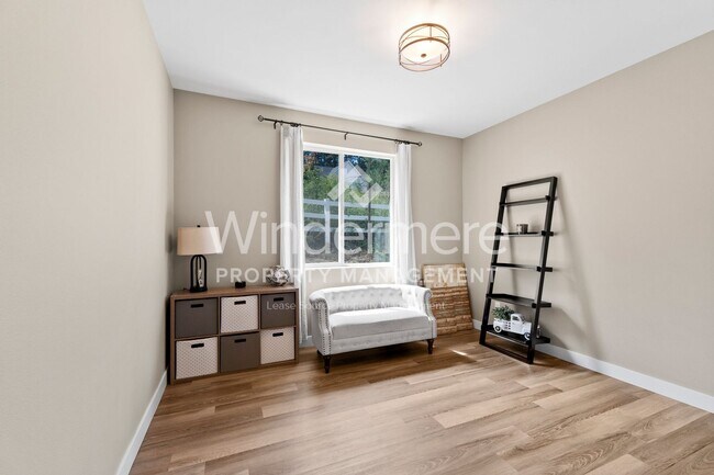 Building Photo - * Coming Soon 08/15/2025*Furnished Executi...