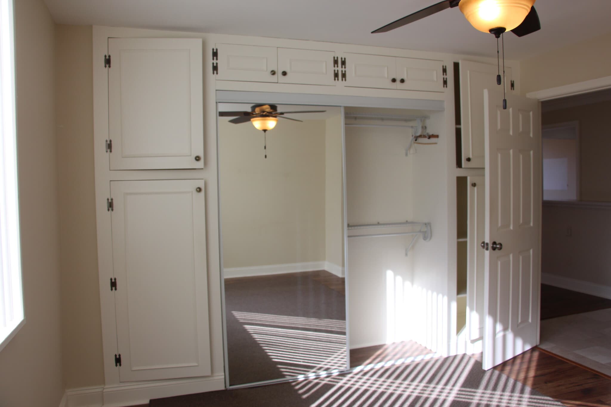 Building Photo - 1512 S Arlington Ridge Rd