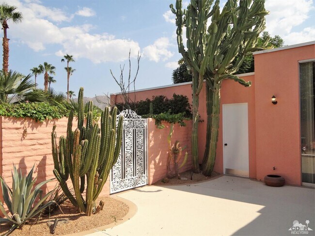 Building Photo - 47423 Medina Dr W