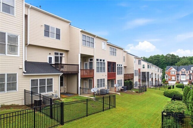 Building Photo - 319 Creekbank Way SE