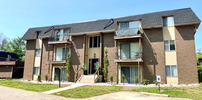 Building Photo - 3329 Breton Rd SE