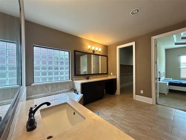 Building Photo - 3426 Stone Springs Dr