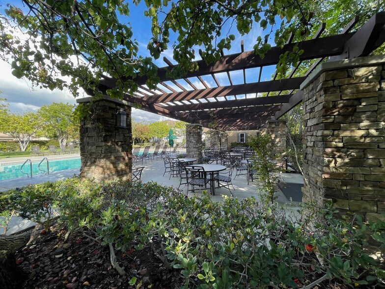 Building Photo - 3351 Via Trentino