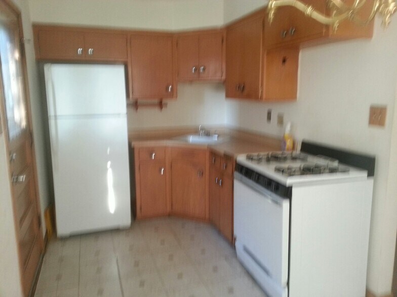 Building Photo - 2390 S 92nd St