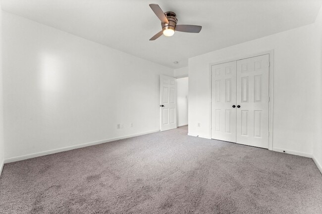 Building Photo - 351 Fantasy Ln