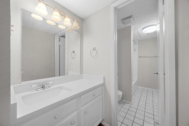 Building Photo - 4159 Steck Ave