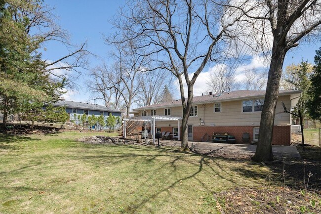 Building Photo - 6429 Mendelssohn Ln