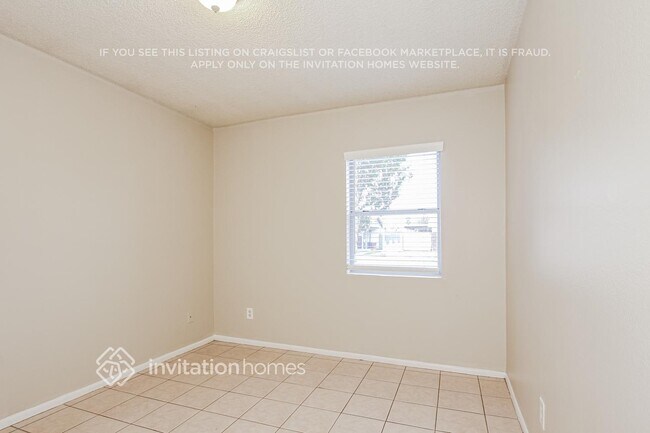 Building Photo - 5942 W Whitton Ave