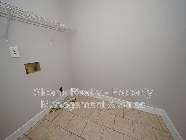 Building Photo - 204 A Miami St