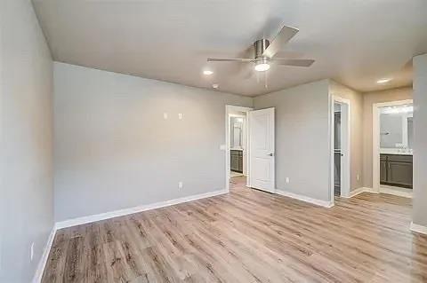 Building Photo - 620 Abadan Dr