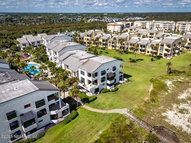 Building Photo - 739 Spinnakers Reach Dr